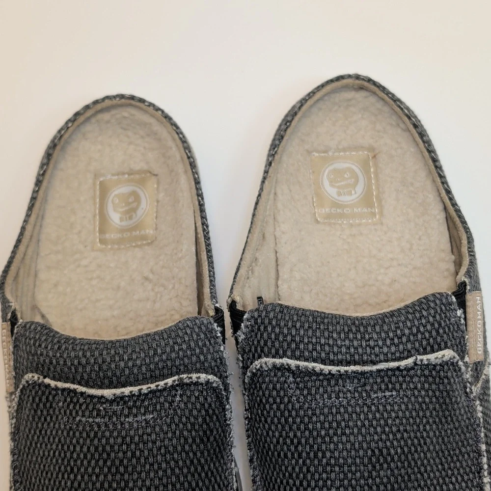 Gecko Man Slip-On Canvas Slippers Size 8